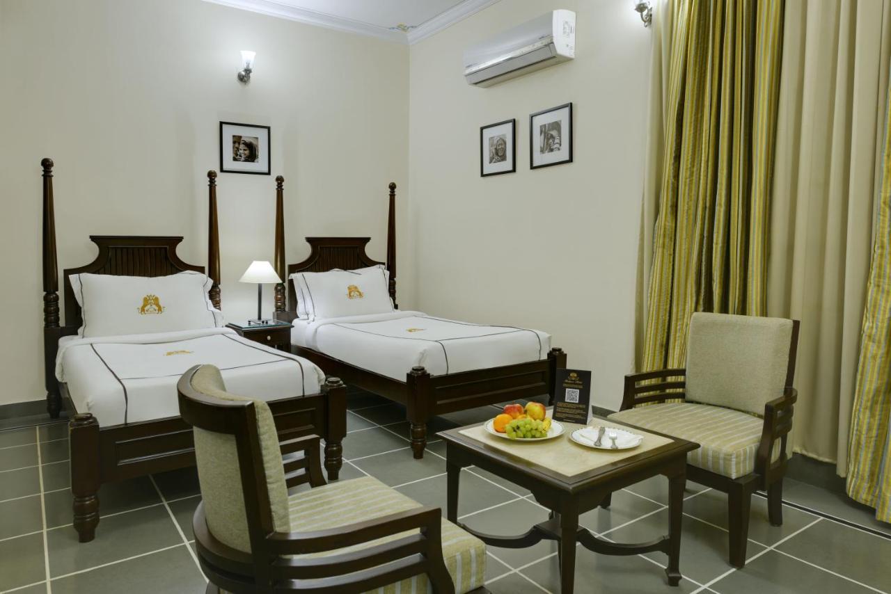 สหปุระ เทพ วิลลา อุทัยปุระ Bed & Breakfast อุเดเปอร์ ภายนอก รูปภาพ