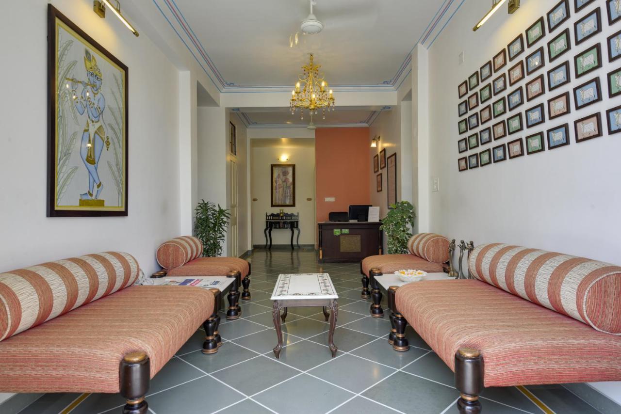 สหปุระ เทพ วิลลา อุทัยปุระ Bed & Breakfast อุเดเปอร์ ภายนอก รูปภาพ