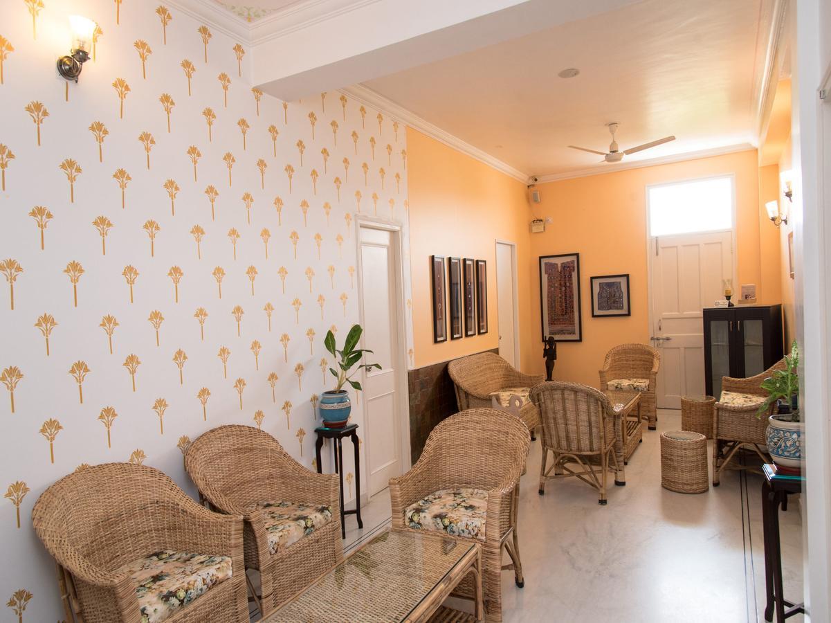 สหปุระ เทพ วิลลา อุทัยปุระ Bed & Breakfast อุเดเปอร์ ภายนอก รูปภาพ